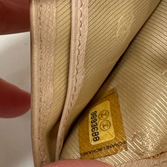 Authentic Chanel wallet - Picture 9 of 11